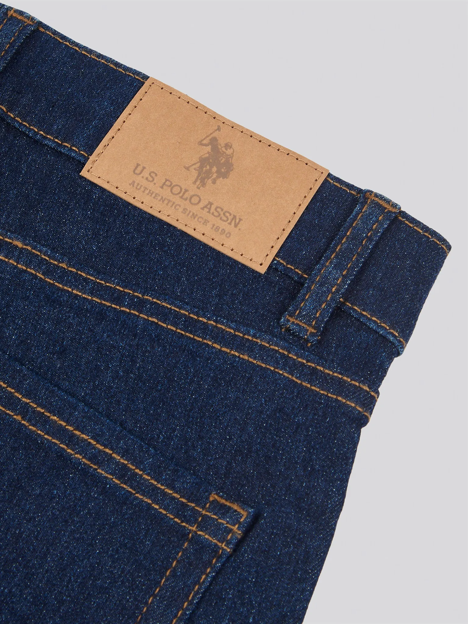 Boys Classic Fit Jean in Rinse Wash