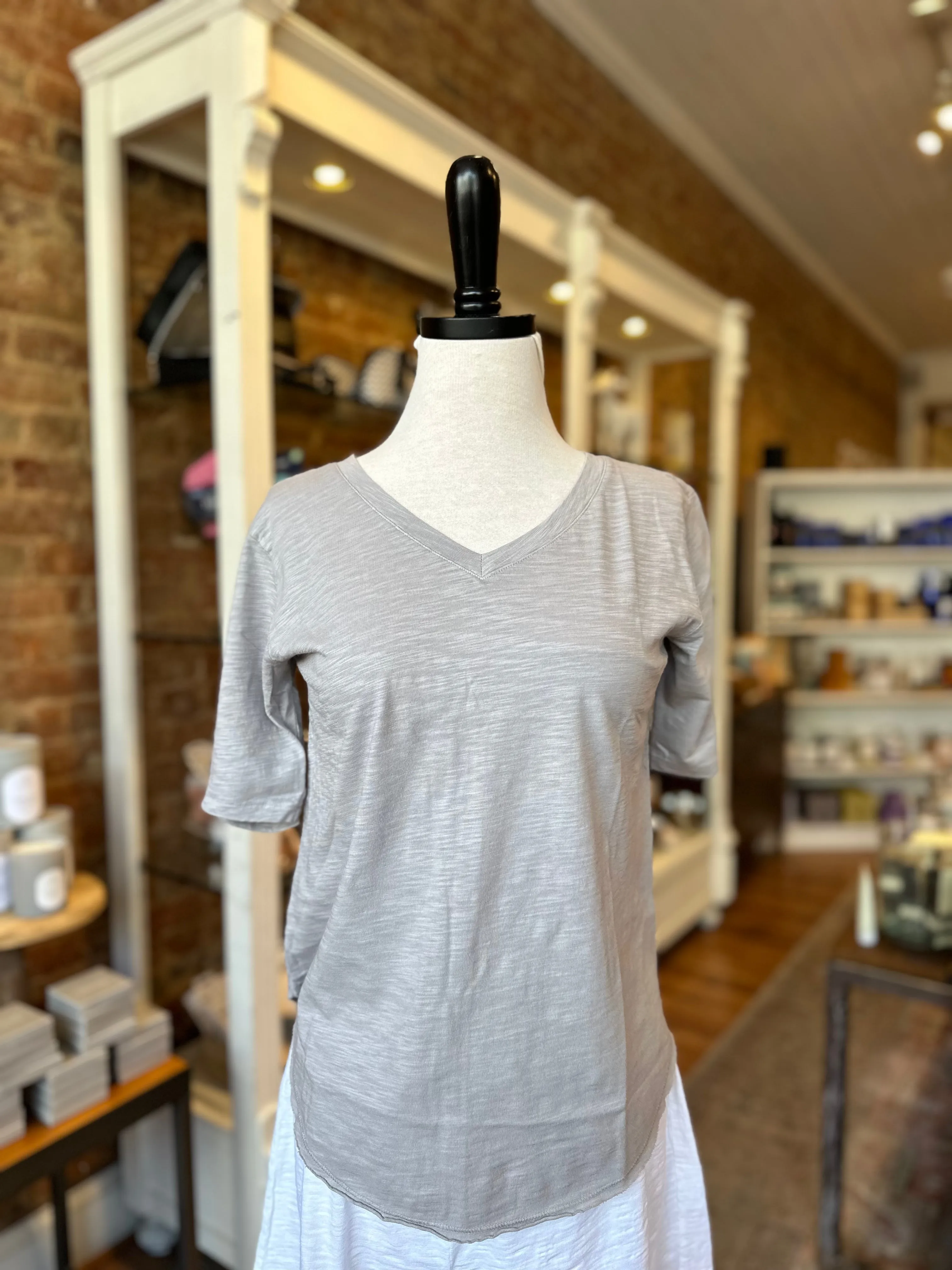 Half Sleeve V-Neck Relaxed Curve Hem Tee in Grey Harbor