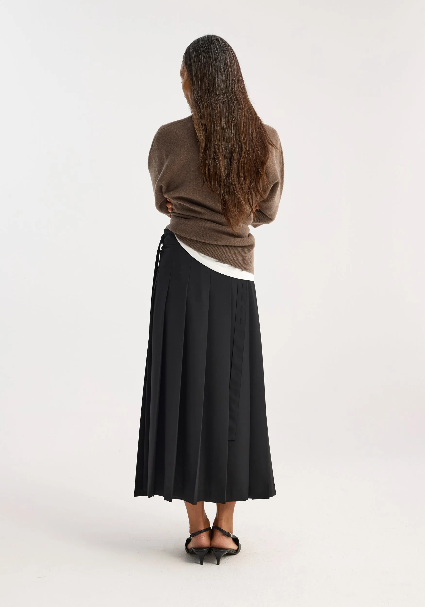 Plissé wrap skirt | black