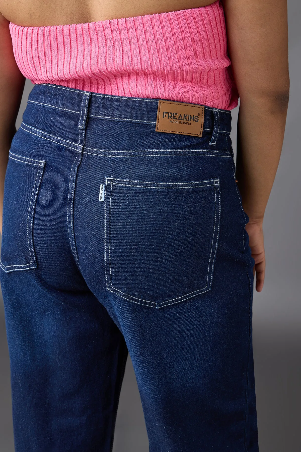 Timeless Blue Curve Straight Jeans