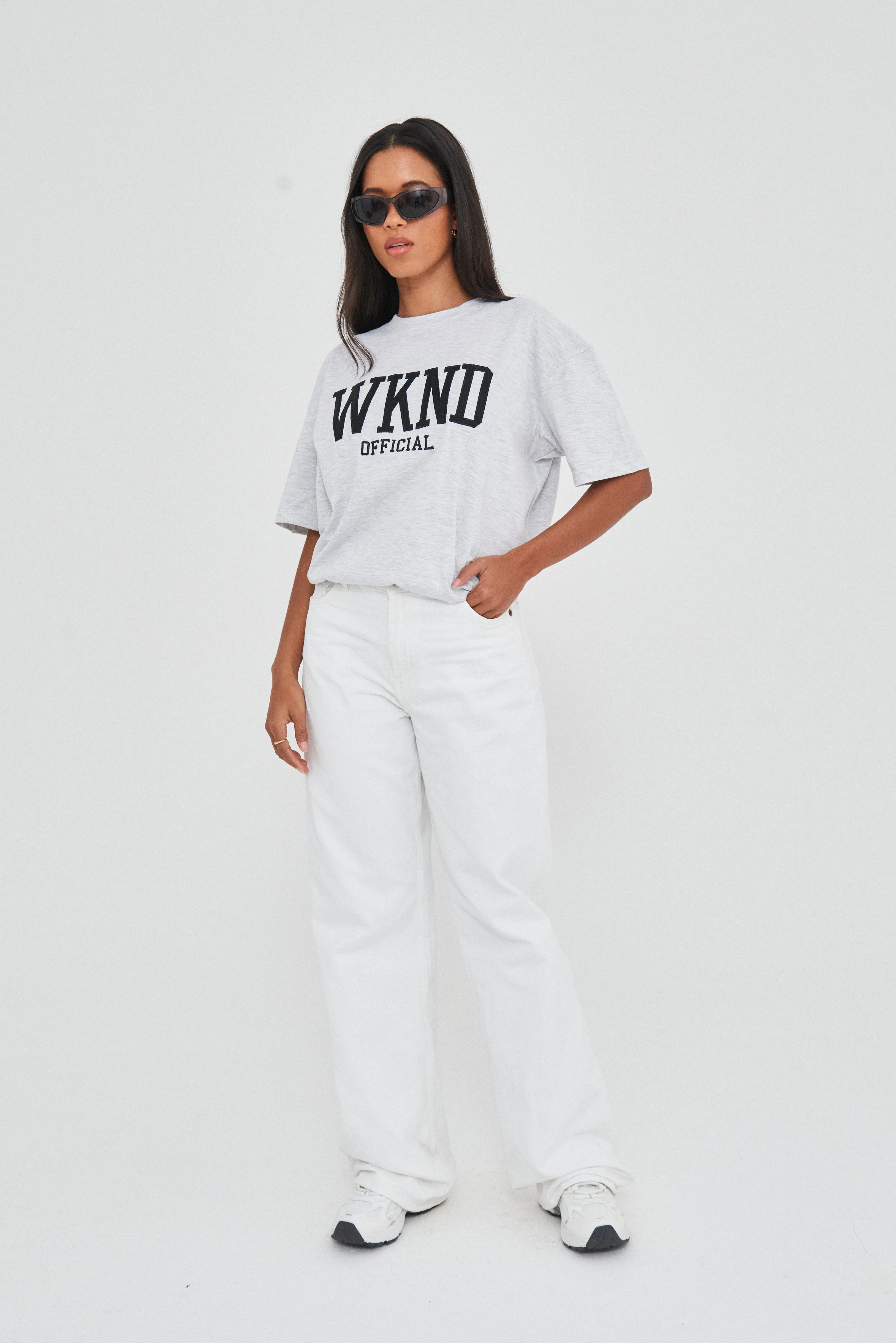 WKND EMBROIDERED CONTRAST T-SHIRT